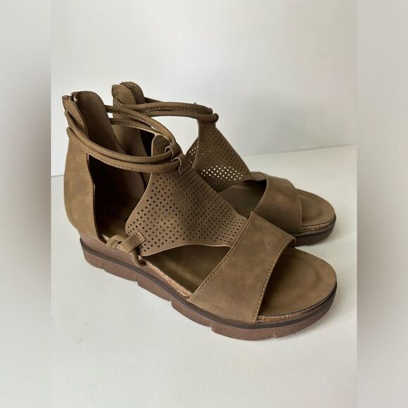 Pierre Dumas Brown Faux Leather Wedge Sandals Size 8.5 - Picture 1 of 6